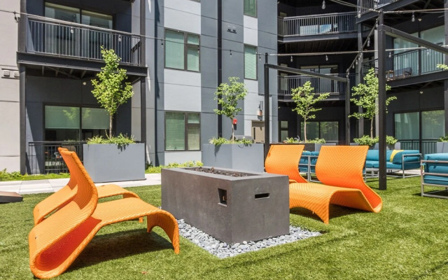 FRONTDESK 111 W Main St Apts Downtown Louisville