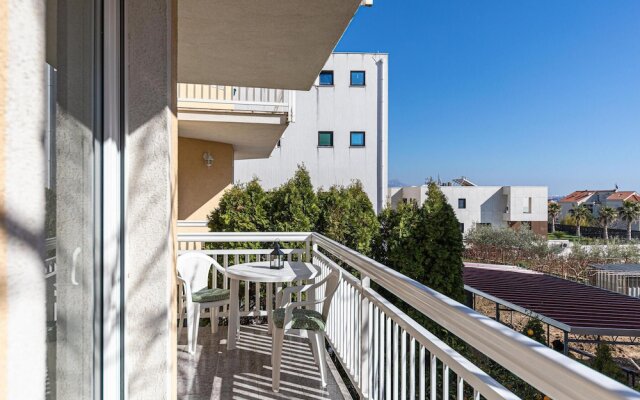 Awesome Apartment in Kastel Luksic With 1 Bedrooms and Wifi