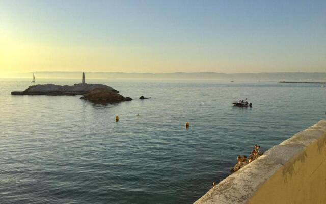 Cabanon Marseillais 45 m2 sur l'eau à Malmousque