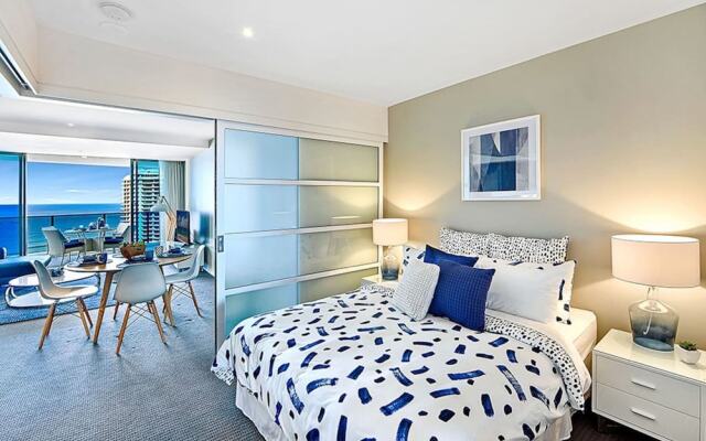 Luxurious Apartment, Heart of Surfers