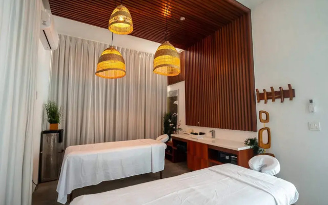 Family Beachside Villa With Hotel Amenities v7