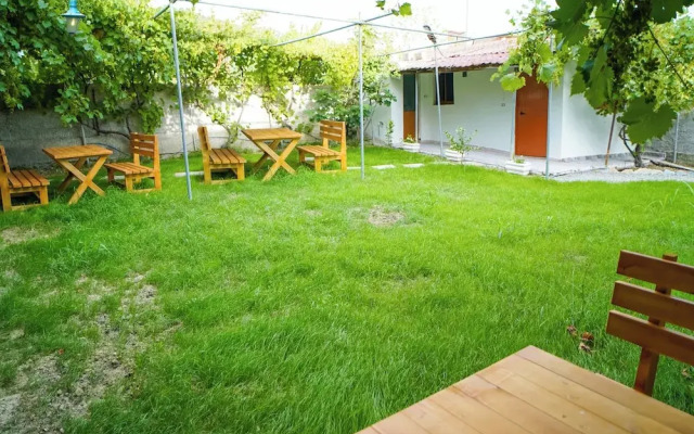 Kalpazo Kaja Vila Garden