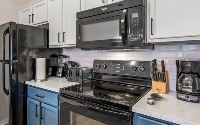 Remodeled Gem - Comfort and Location