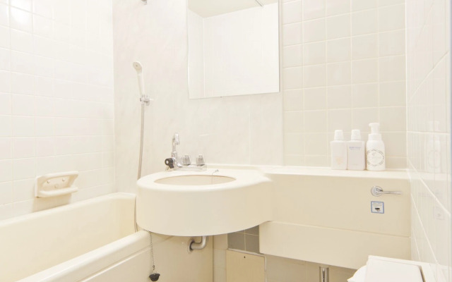 Shin-Okubo International Hotel