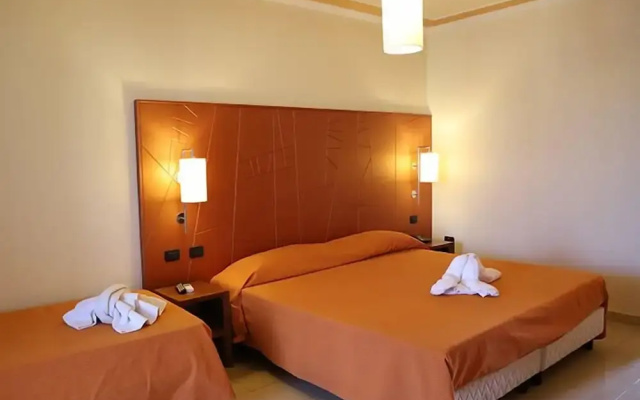 Laghi Room Only