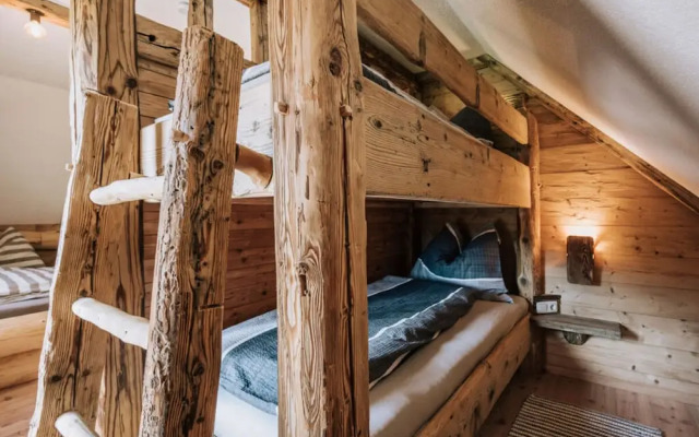 Webertonihutte Modern Retreat