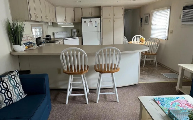 Montego Bay - Peachtree Road 122 3 Bedroom Home by RedAwning