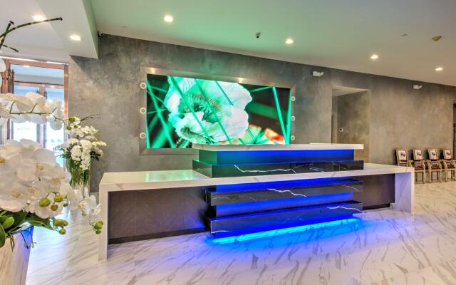 The Grand Tuscany Hotel