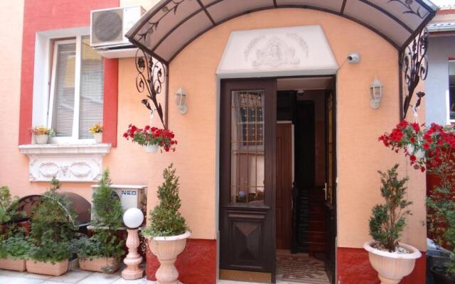 Orange Flower Apartments