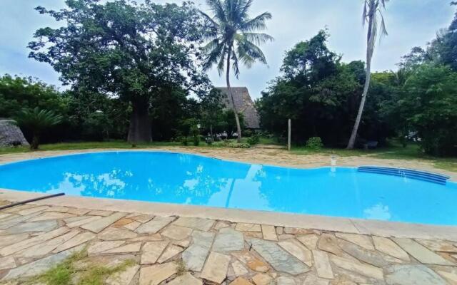 Kivulini House Diani 5 bedroom with pool