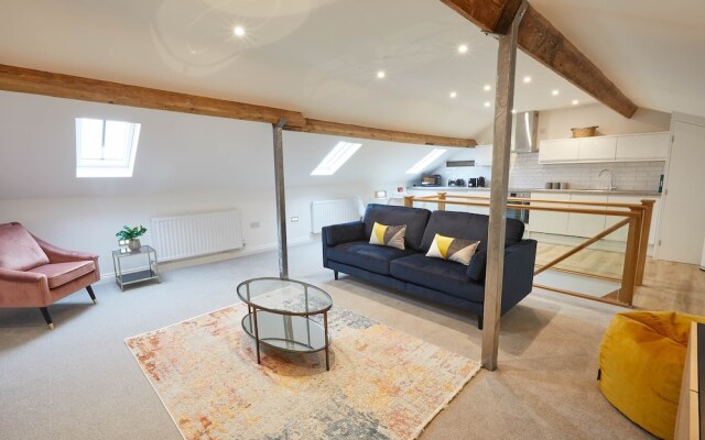 Apartment C Cornerhouse Apartments