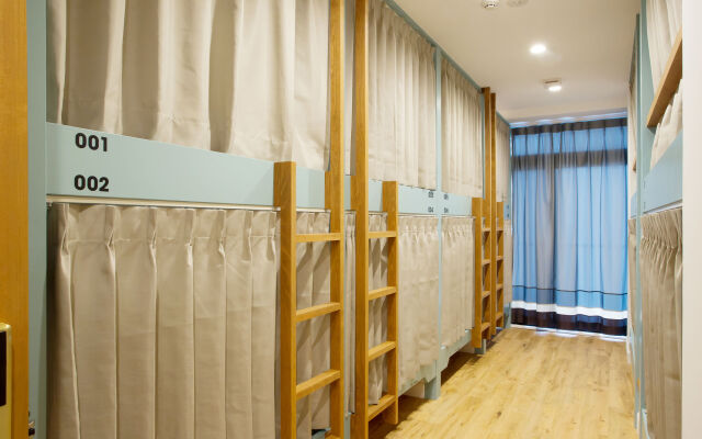 The Next Door - Hostel