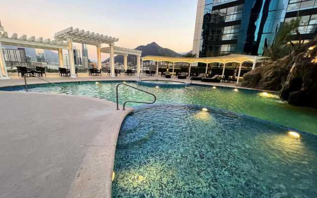 Safi Royal Luxury Metropolitan