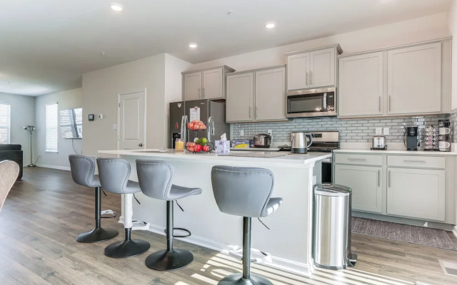 2 Mi to Dtwn Frederick: Updated Townhome
