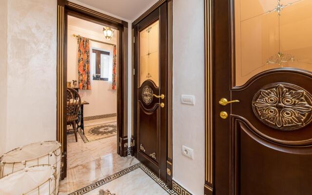 Ussr City Center Luxurious Apartment , Lives the Life of Soviet Generals