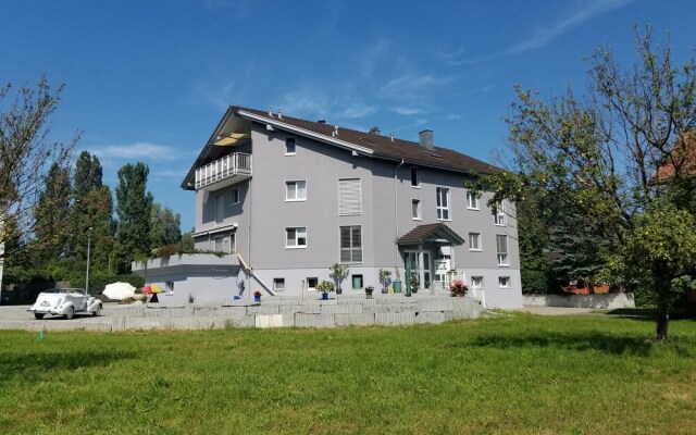 Studio directly by Lake Contance