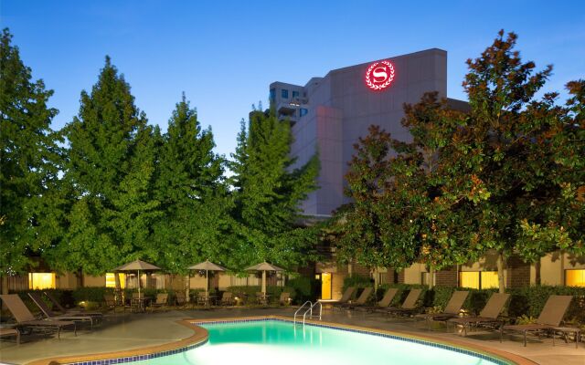 Sheraton Vancouver Airport Hotel