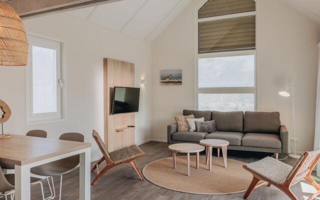 Modern lodge with ir-sauna, 500m from the beach