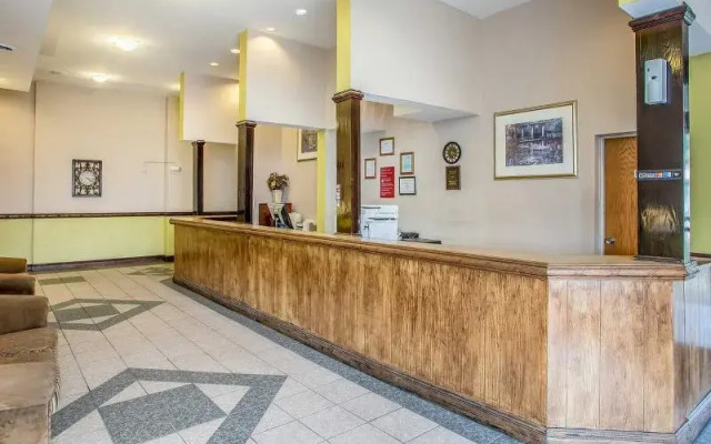 Econo Lodge Breezewood