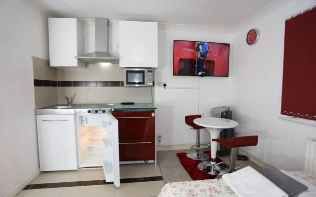 Lovely Studio Apartments - Thamesmead