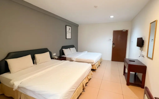 OYO 43955 N9 Business Hotel