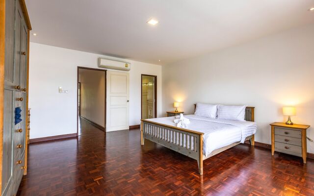 4 BR Townhouse in Great Location BSS