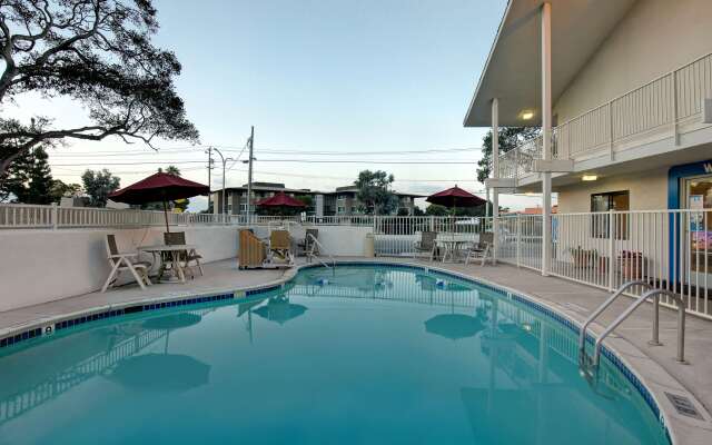 Motel 6 Monterey, CA