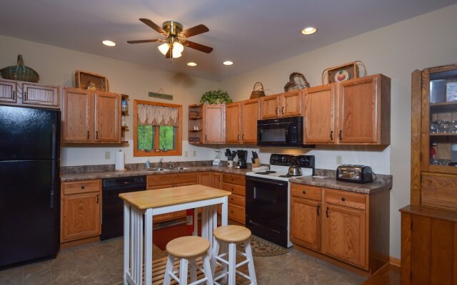 Lake House 4 Bedroom House