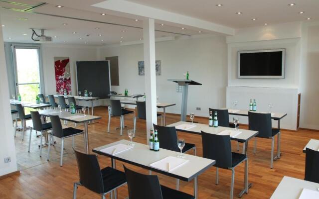 Qube Hotel Bergheim