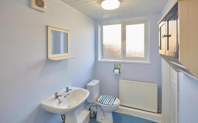 Host Stay Holyrood Lodge