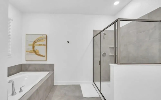 2940 Penel 9 Bedroom Home