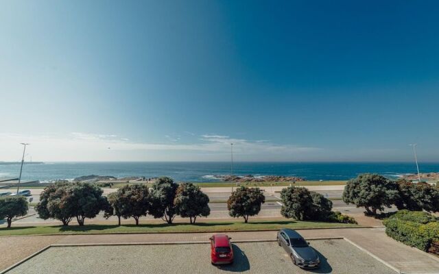 Grand Modern Seaside With View