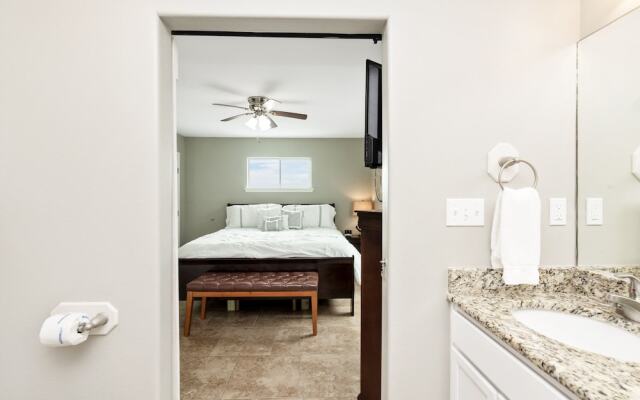 Latitude Adjustment - Private Pool/elevator!