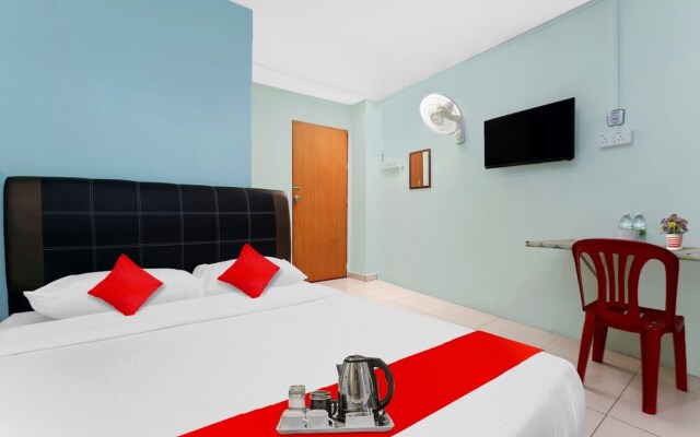 OYO 90873 Travellers Inn