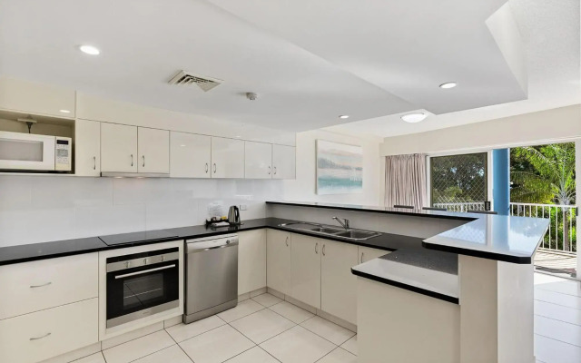 White Crest Apartments
