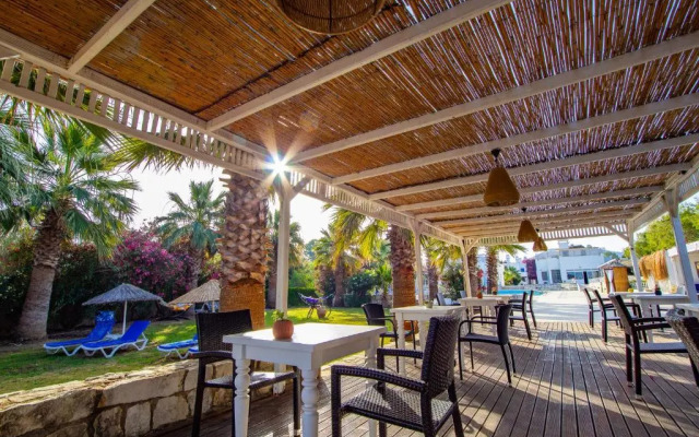 Ladonia Hotels Zemda