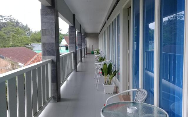 Wisma Lovebird