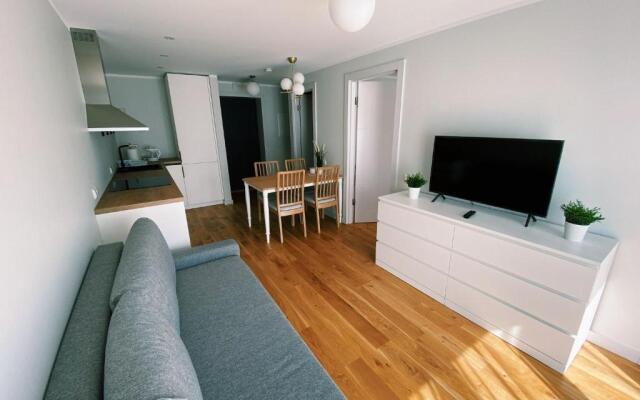 Albatross Mini - 2 Room Seaside Air-conditioned Apartment with Balcony