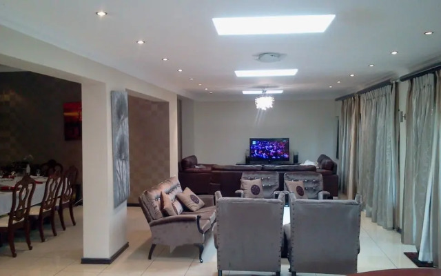 T.Recall Guest House
