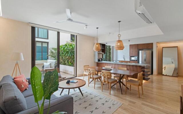 205 Perfect Location 3 bedrooms Apartment