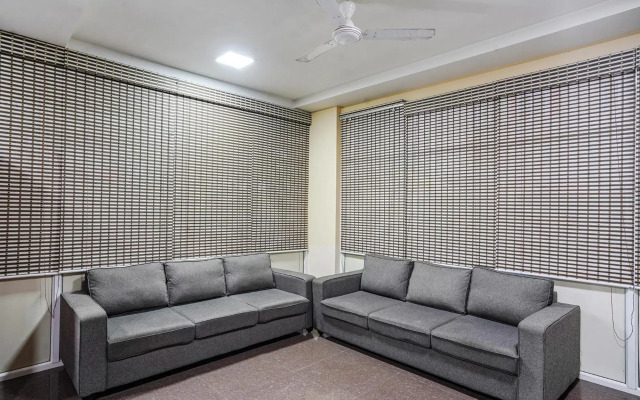 Collection O 92493 D Grand Residency