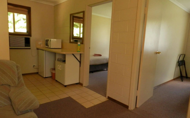 Twelve Apostles Motel & Country Retreat