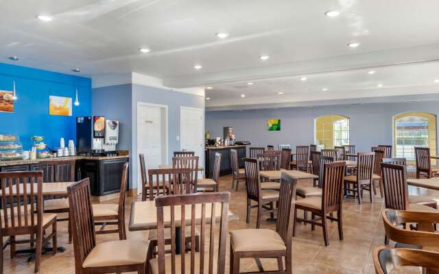 Quality Inn & Suites at The Outlets Mercedes/Weslaco