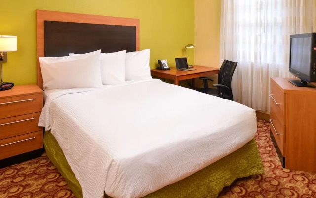 Candlewood Suites Miami Lakes an IHG Hotel
