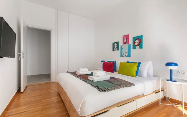 Artsi - 3BR Apt w Balcony in Athens