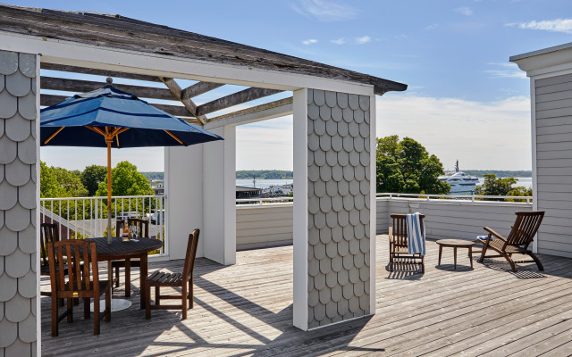 The Harbor Front Inn