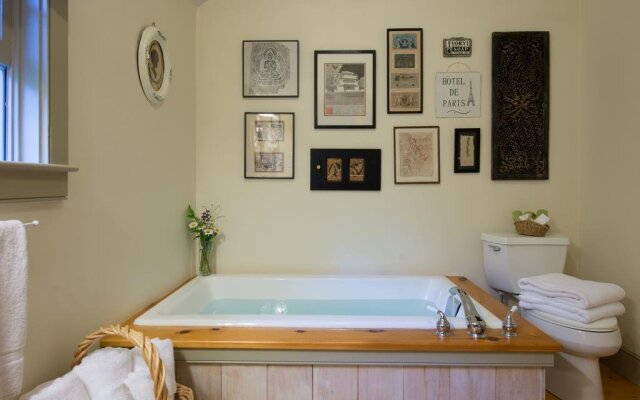 Inn at Silver Maple Farm