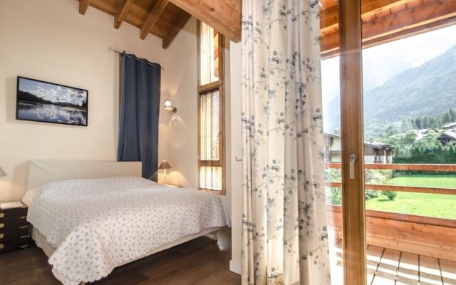 Cozy Chalet in Rhone Alpes With Terrace