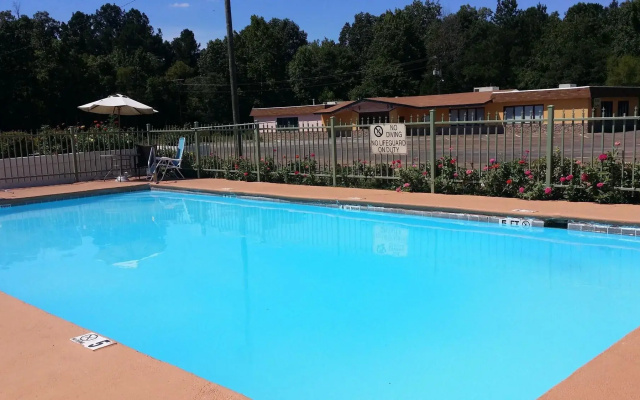 Best Inn Booneville