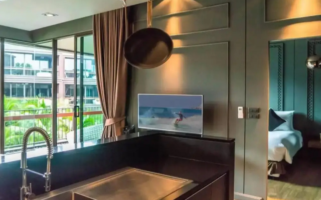 Luxury King Bed Apartment With Pool View and Sauna